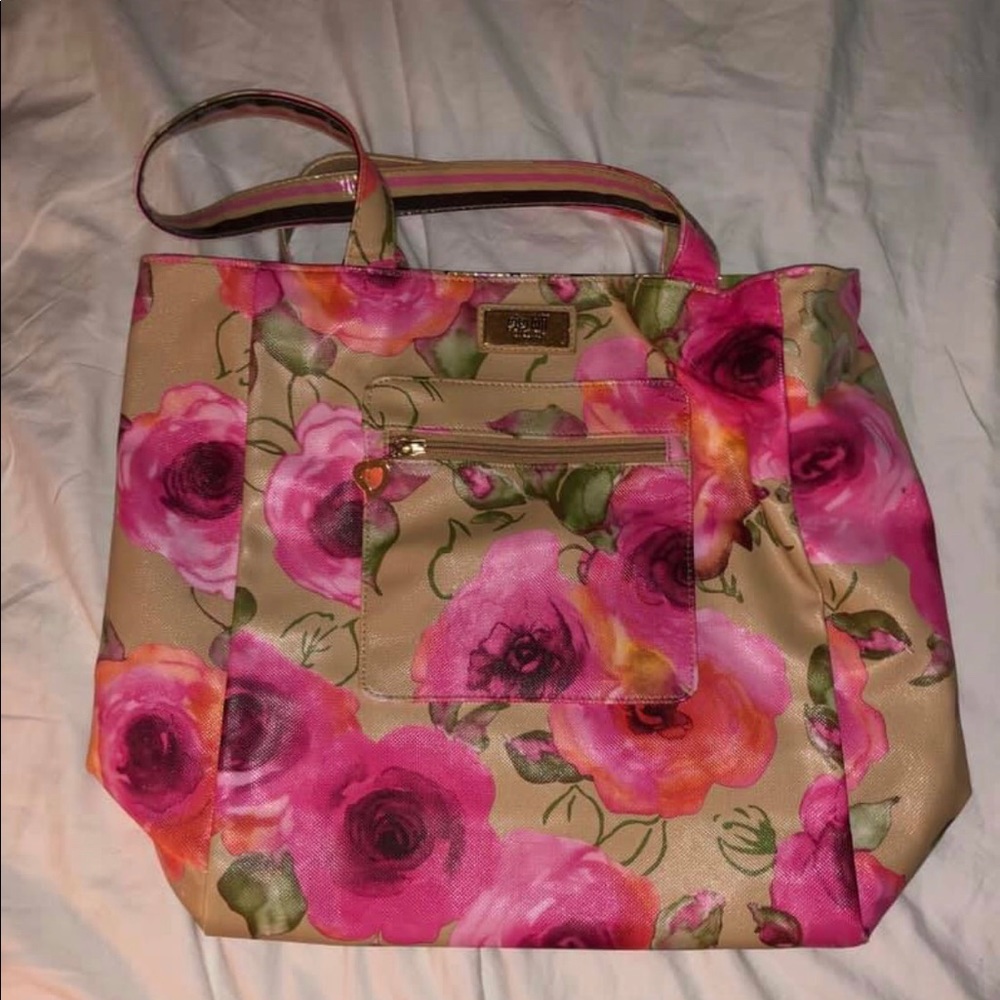 Gigi Hill Tote Bag